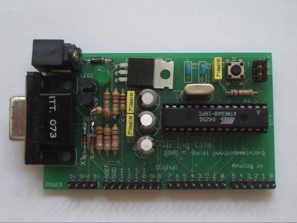 Premier prototype d'Arduino : Wiring Lite